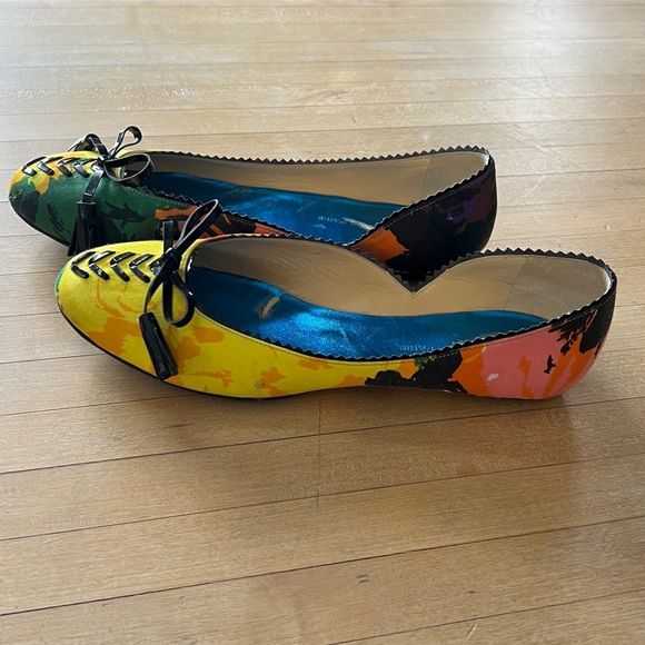 Colorful Women's Flats with Bow Detail - Picture 3 of 8